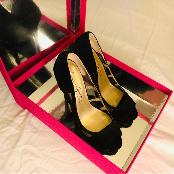 Shoes - Picture 3 of 3